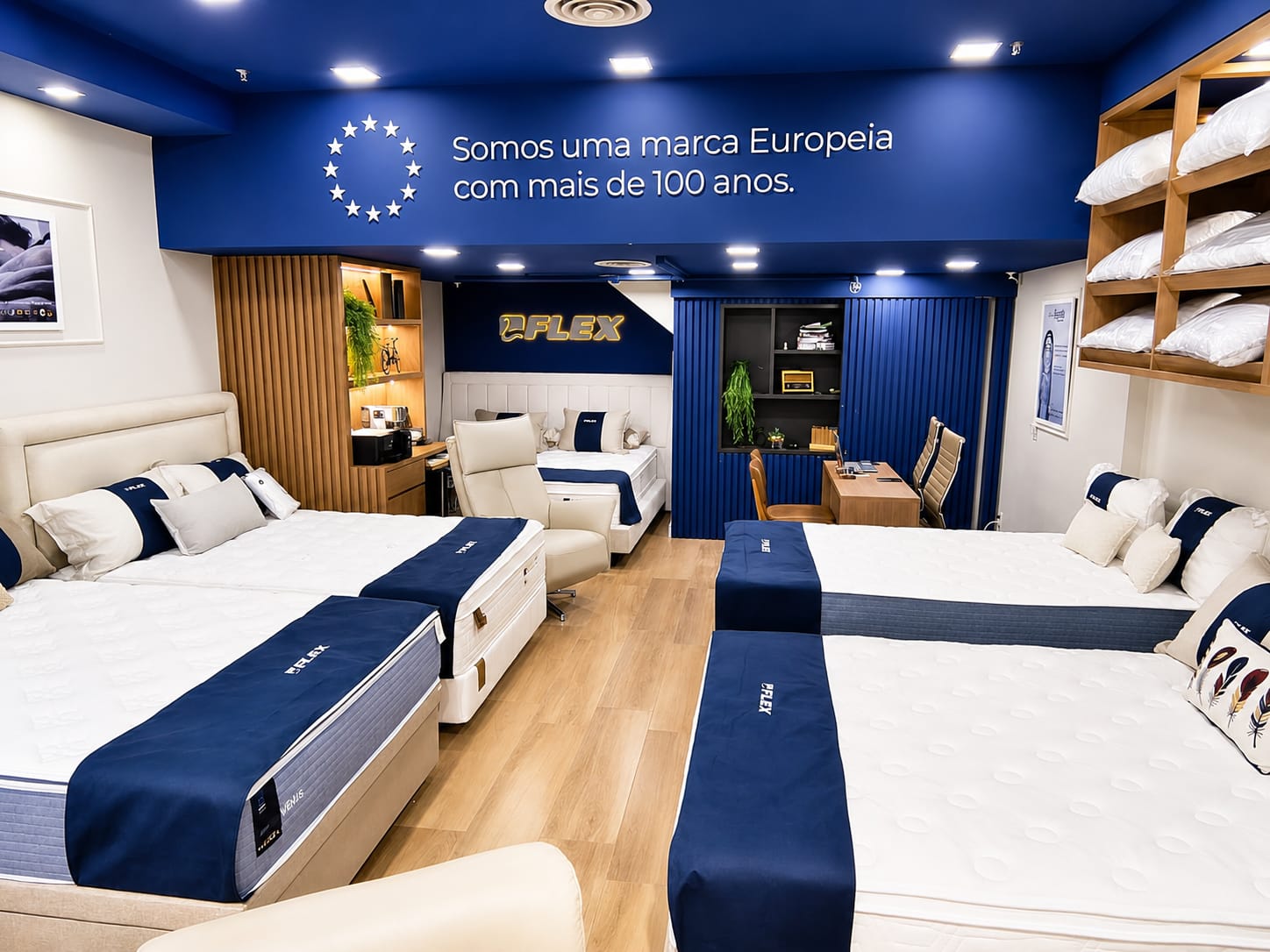 Showroom Flex Epeda by Colunax na Gávea com colchões expostos
